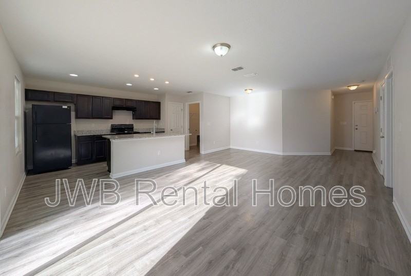 452 Malcross Ave - Photo 6 of 19