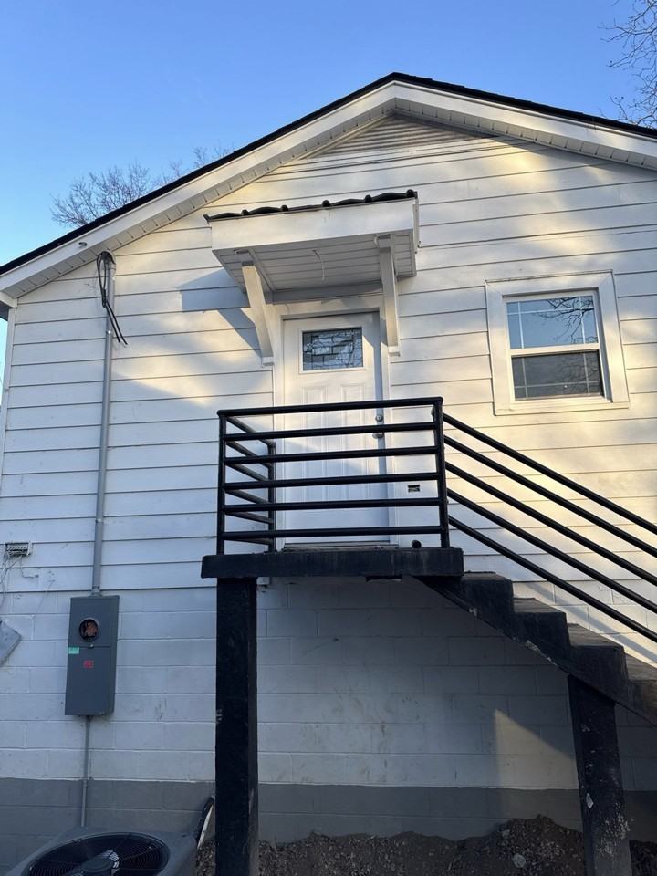 406 Charteroak St - Photo 2 of 3