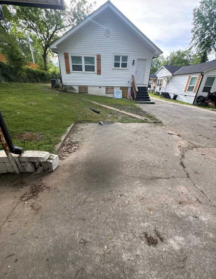 406 Charteroak St - Photo 3 of 3