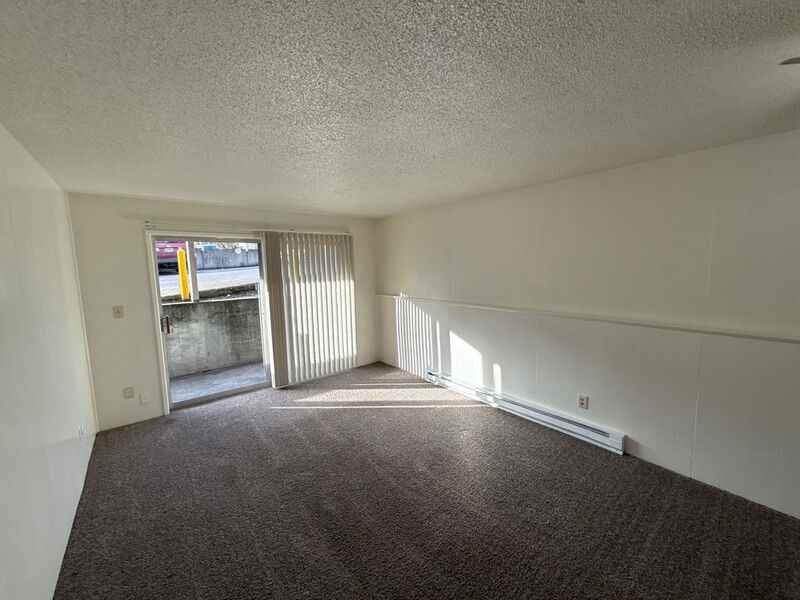 528 Sw Levens St #1 - Photo 2 of 18