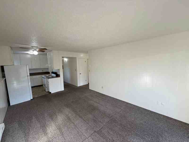 528 Sw Levens St #1 - Photo 5 of 18