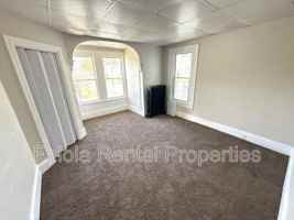 featured image of 230 N 3rd St #2