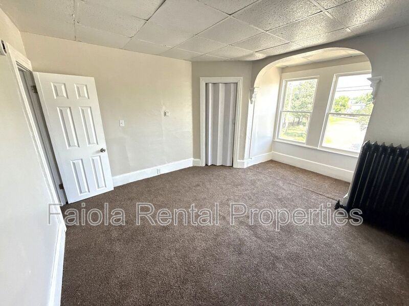 230 N 3rd St #2 - Photo 2 of 8