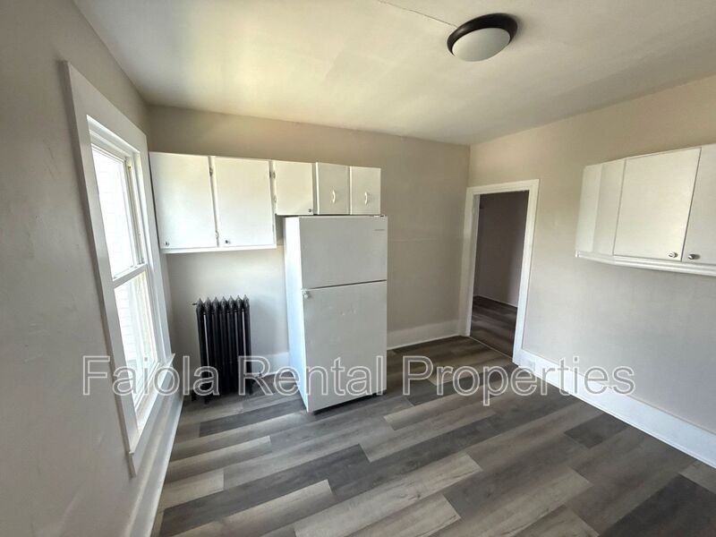 230 N 3rd St #2 - Photo 6 of 8