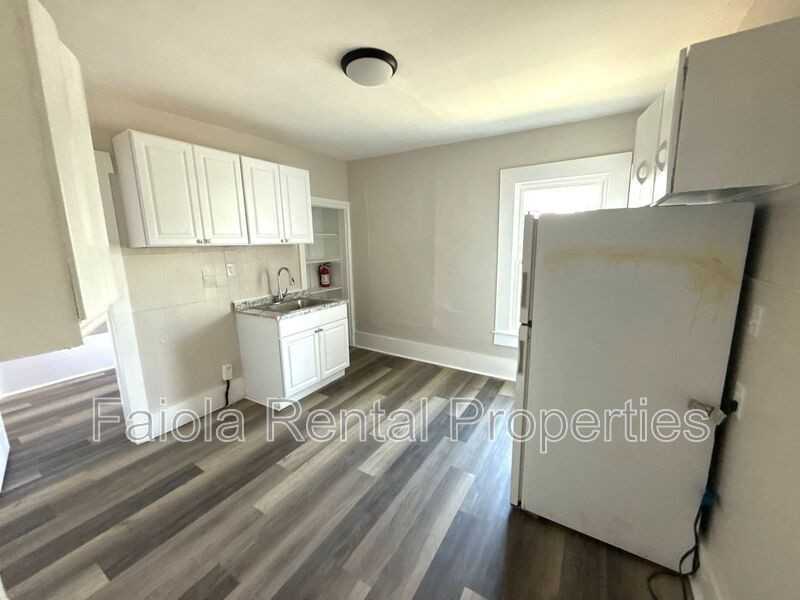 230 N 3rd St #2 - Photo 7 of 8