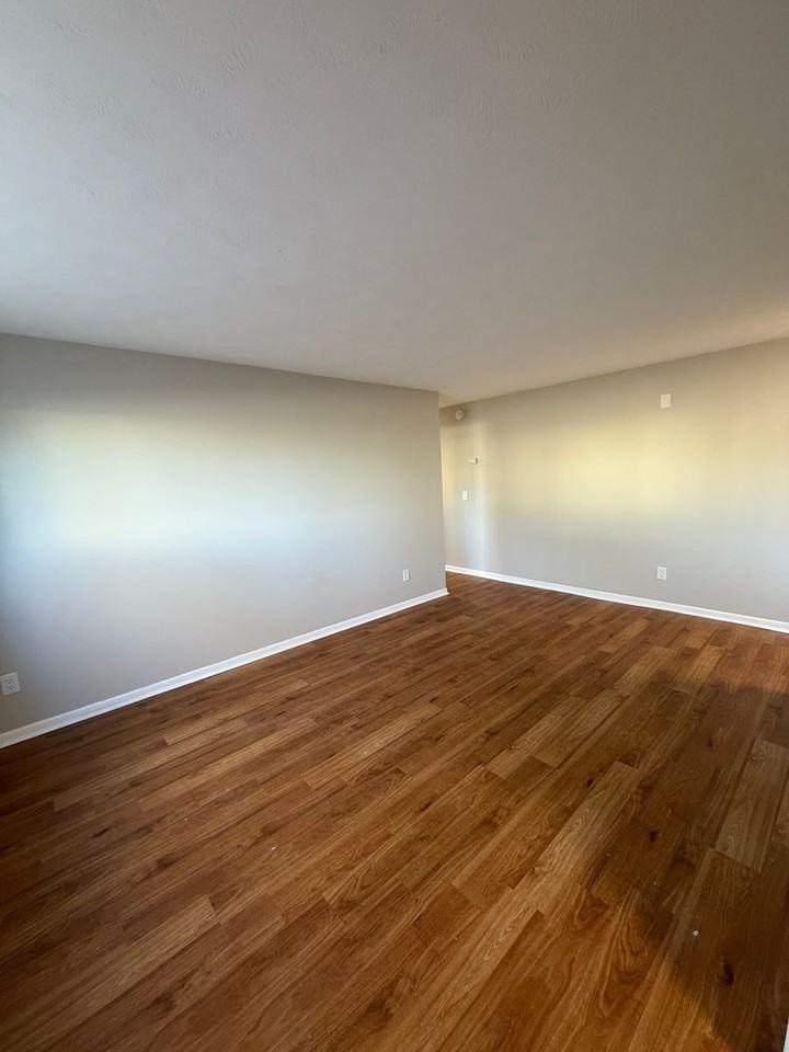 6438-6692 Martinie Dr - Photo 2 of 10