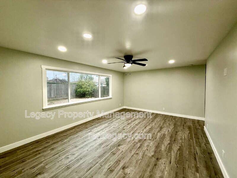 6920 Demaret Dr - Photo 6 of 25