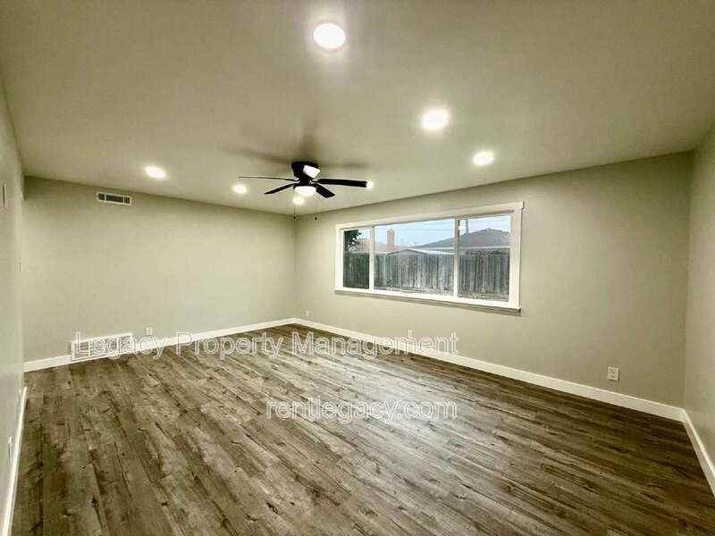 6920 Demaret Dr - Photo 7 of 25