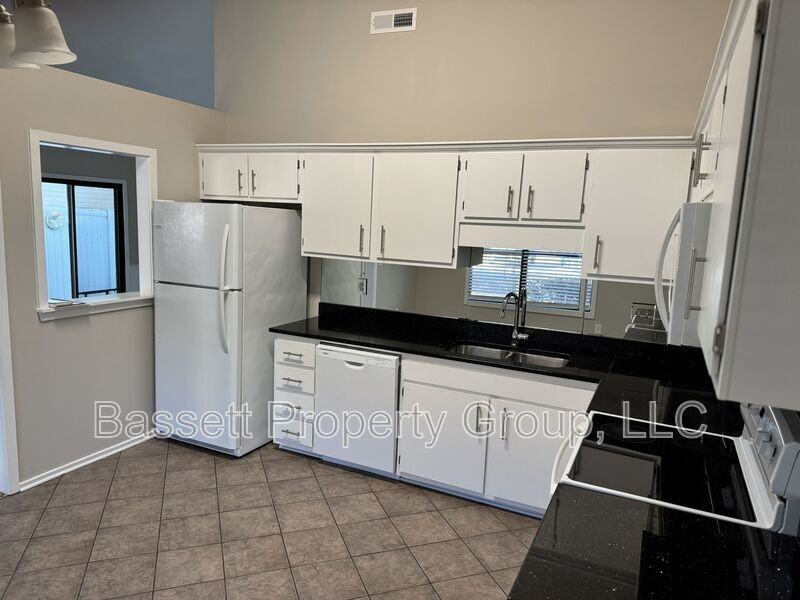 1739 River Front Dr - Photo 3 of 23