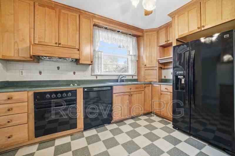 9002 Michaux Ln - Photo 2 of 39