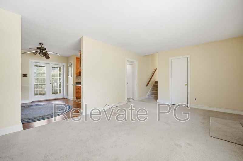 9002 Michaux Ln - Photo 3 of 39