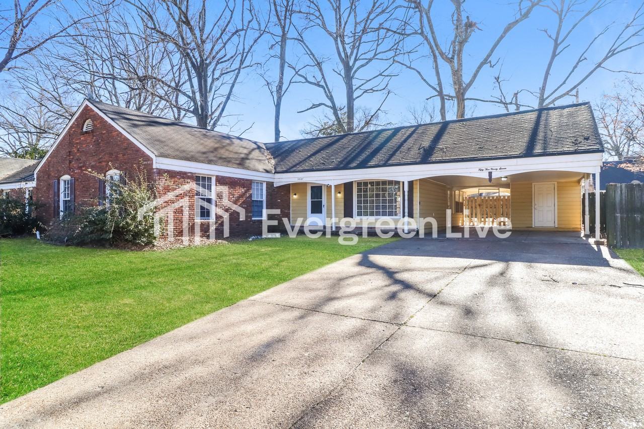 5597 Forsyth Dr - Photo 2 of 15