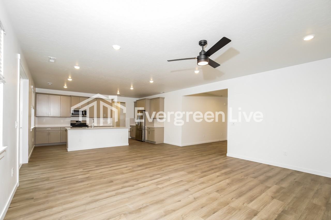 4318 Portofino Way - Photo 3 of 16