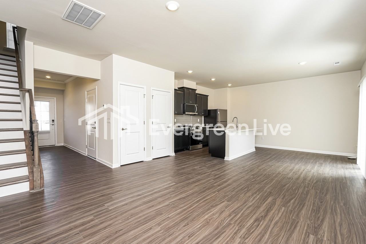 816 Pear Blossom Ct - Photo 4 of 16