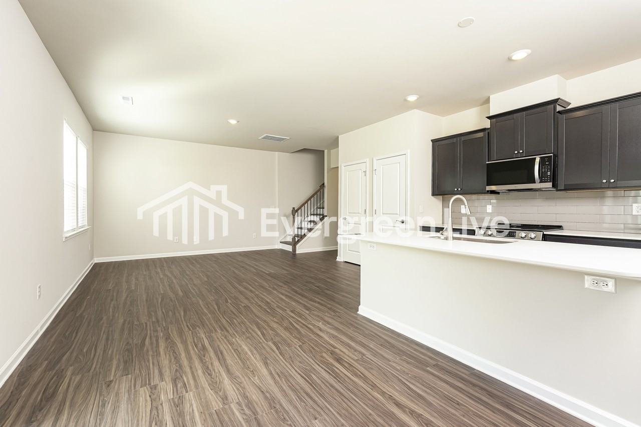 816 Pear Blossom Ct - Photo 5 of 16