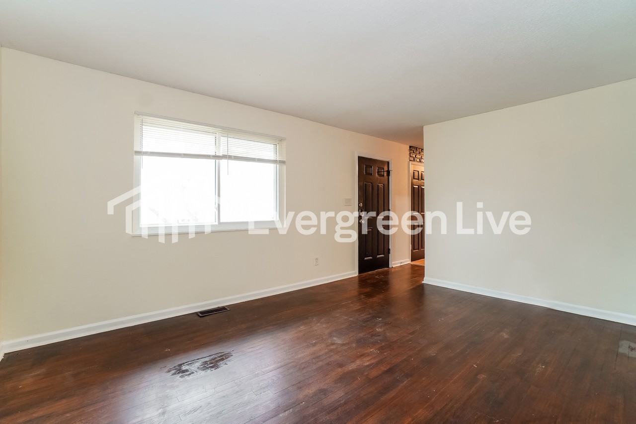 1824 Nason Ave - Photo 2 of 15