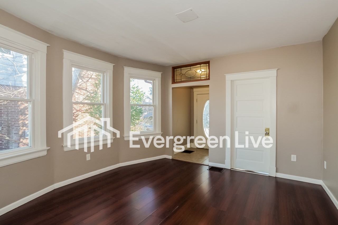 1812 Emerson Ave - Photo 3 of 15