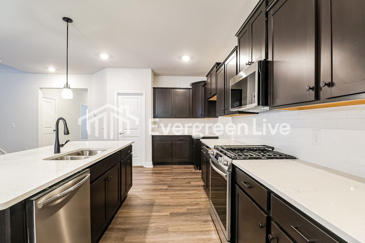 4036 Grommet Ct - Photo 4 of 15