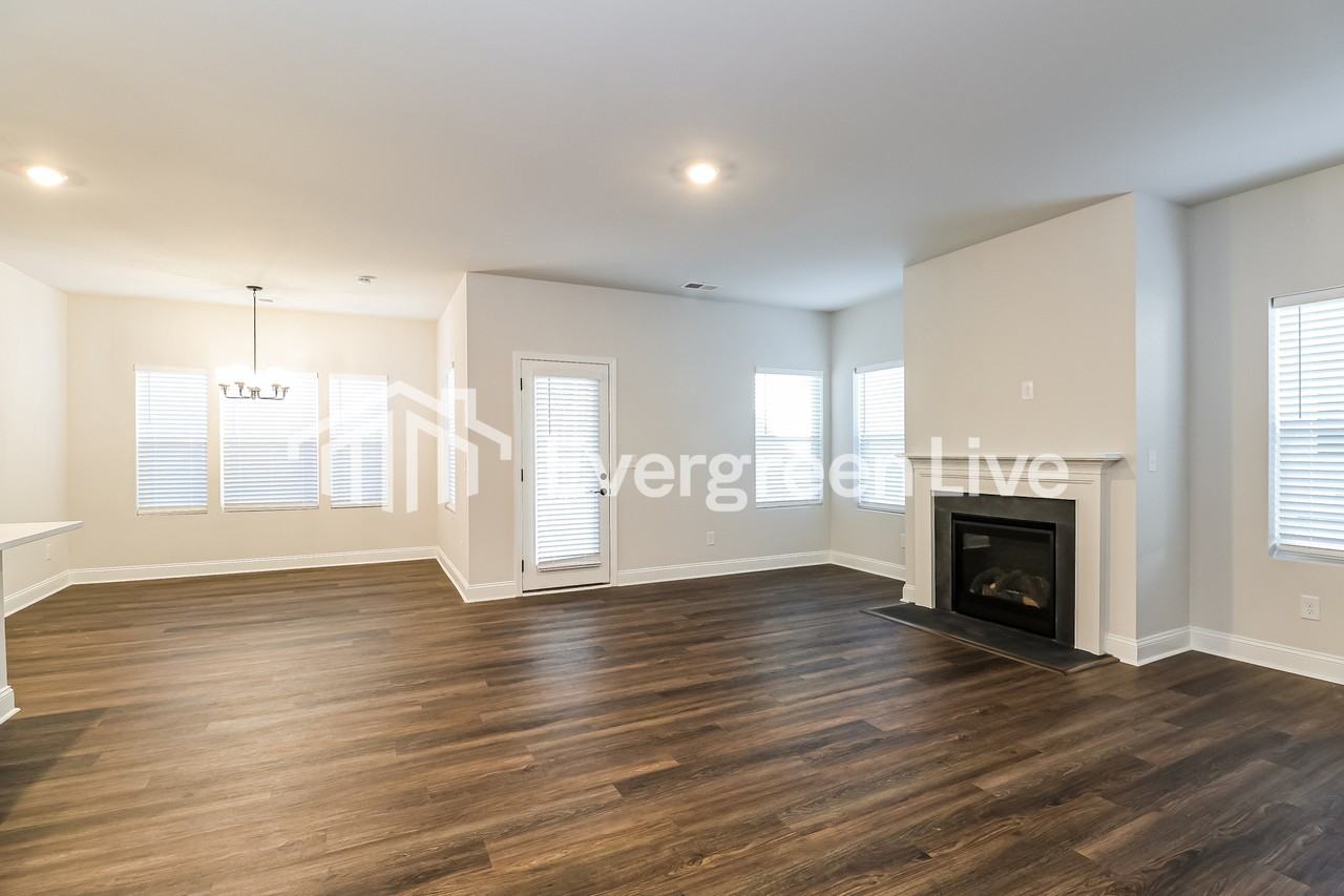 4036 Grommet Ct - Photo 7 of 15