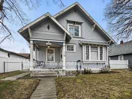 featured image of 4223 N Madison St