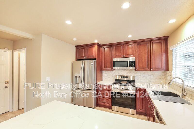 193 Presidential Cir - Photo 4 of 18