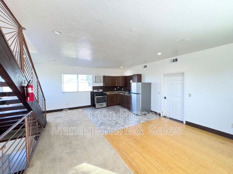 2030 Broadway - Photo 2 of 24