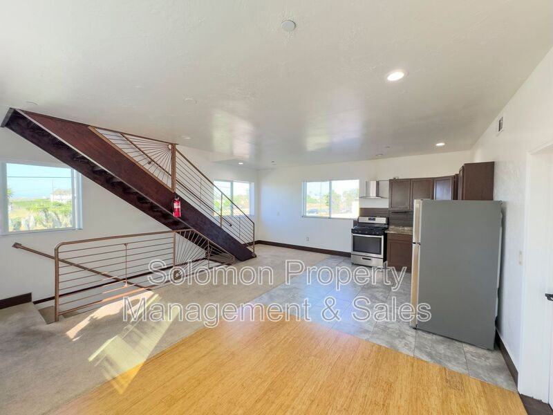 2030 Broadway - Photo 3 of 24