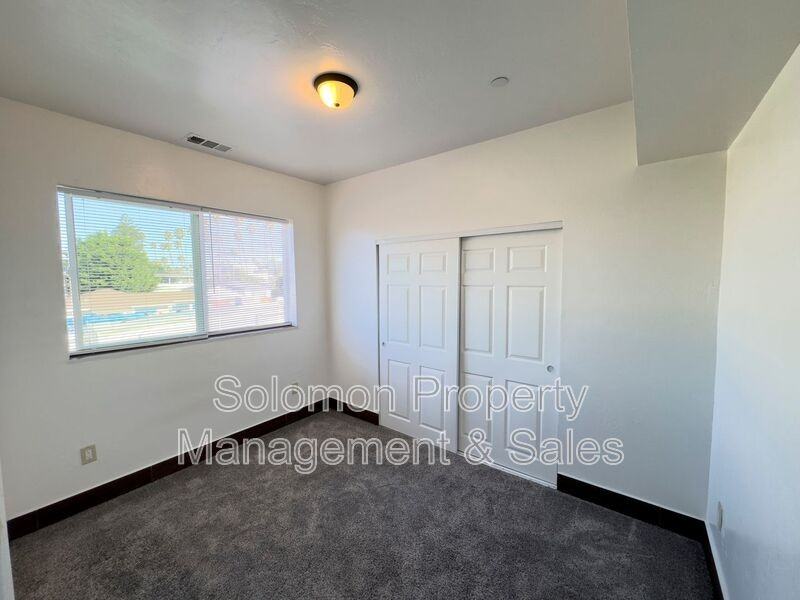 2030 Broadway - Photo 4 of 24