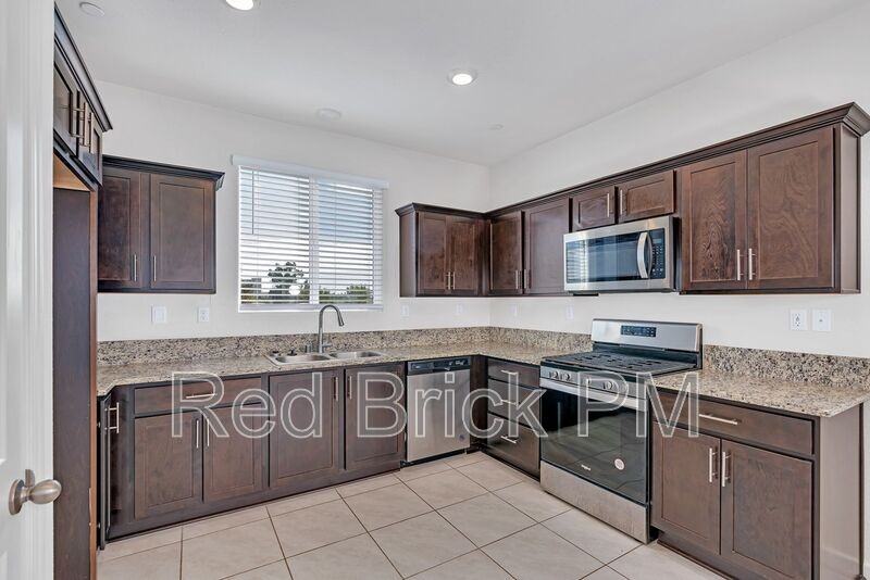 393 Sullivan Dr - Photo 5 of 28