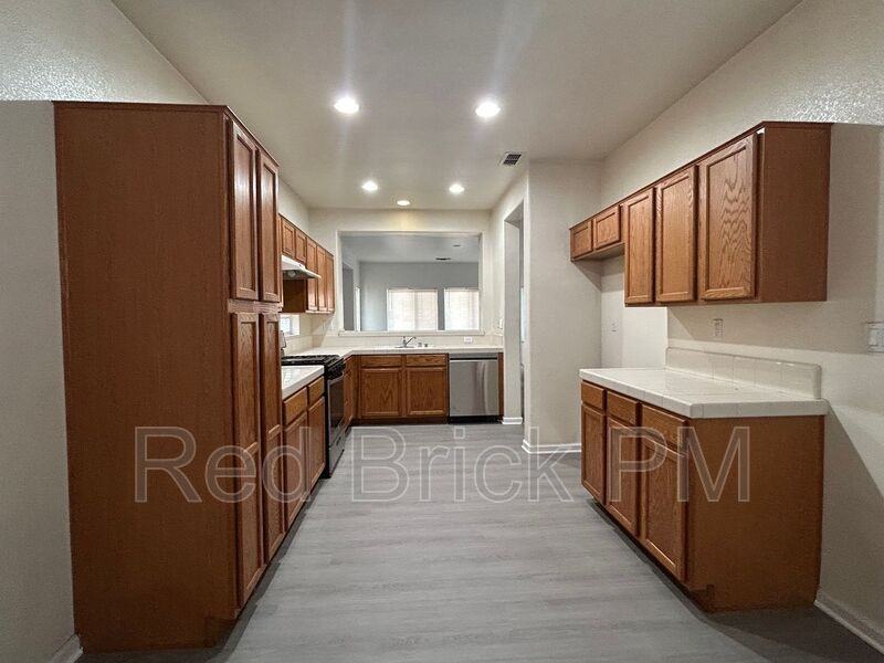 3577 Santiago Ave - Photo 2 of 8