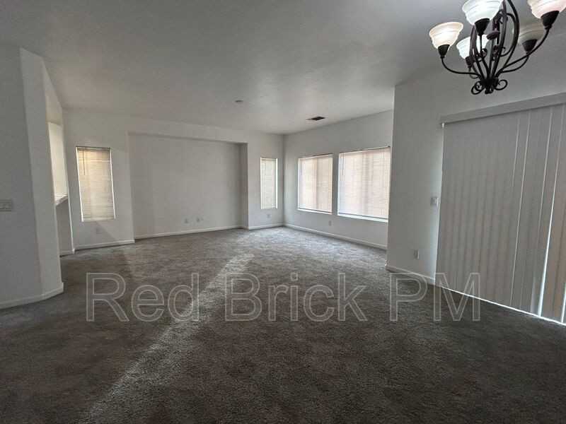 3577 Santiago Ave - Photo 4 of 8