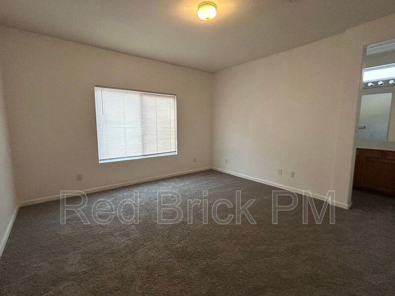 3577 Santiago Ave - Photo 5 of 8