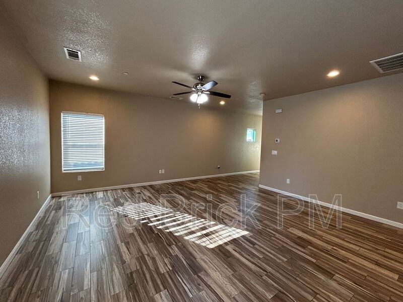 592 Cadiz Ct - Photo 3 of 9