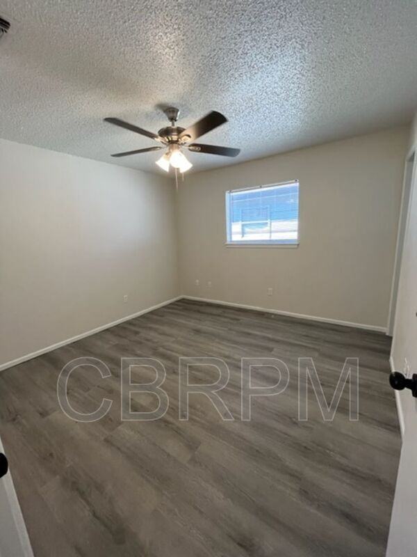 1105 52nd St #C - Photo 6 of 20