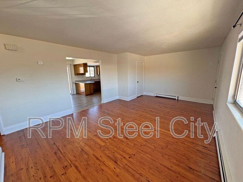 924 E 5th St #924 - Photo 4 of 15