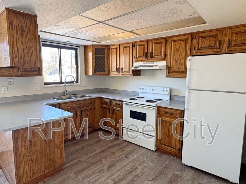 924 E 5th St #924 - Photo 5 of 15