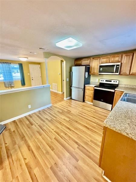 904 Sherman Ave - Photo 4 of 12