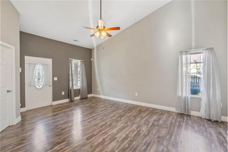 110 Pasadena Ave - Photo 4 of 17