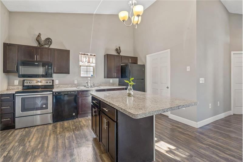 110 Pasadena Ave - Photo 6 of 17