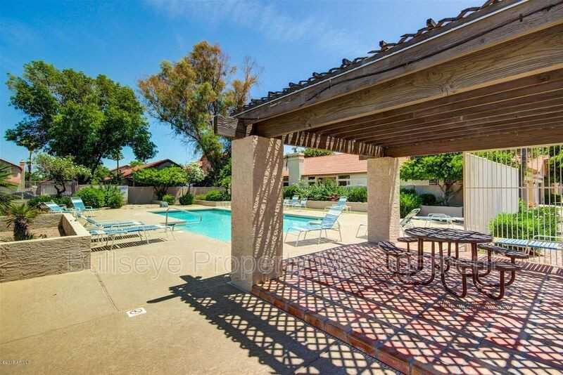 4566 W Shannon St - Photo 2 of 36