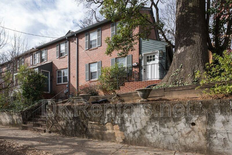 876 Argonne Ave Ne - Photo 2 of 27