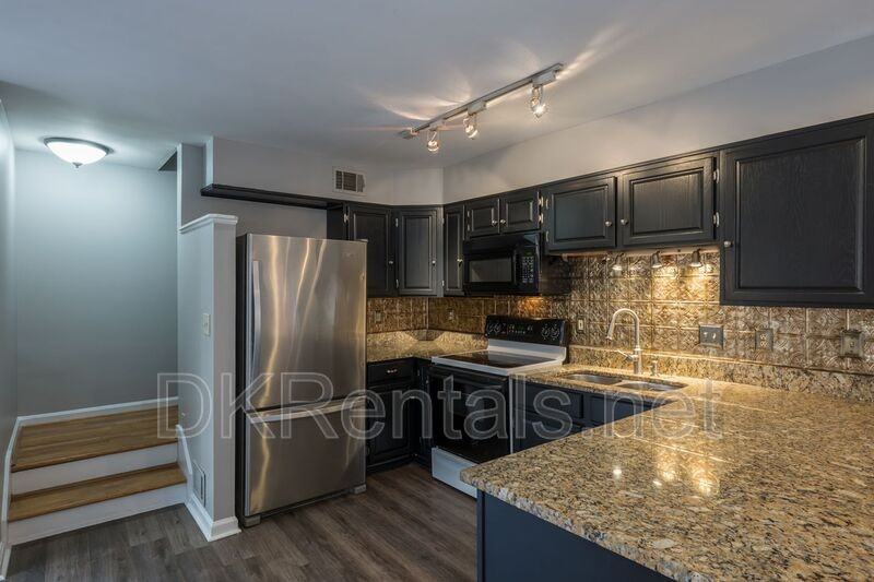 876 Argonne Ave Ne - Photo 6 of 27