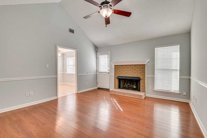 3882 Villa Ln - Photo 5 of 35