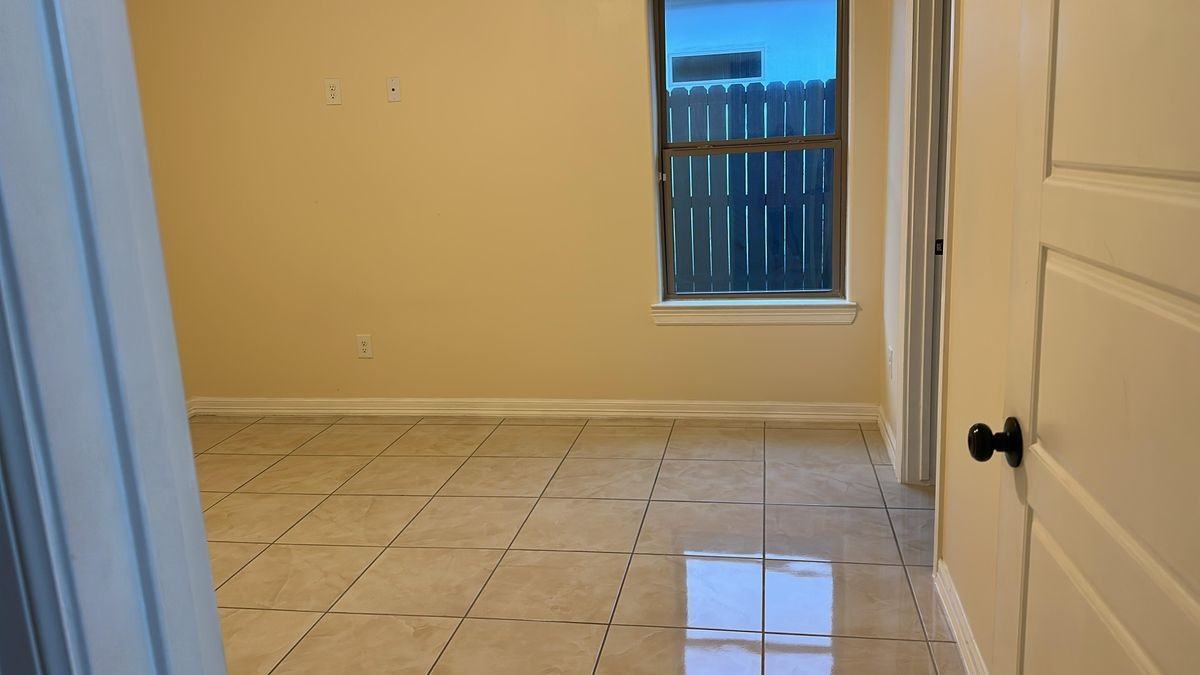 634 Marrs Ave ##B - Photo 2 of 8