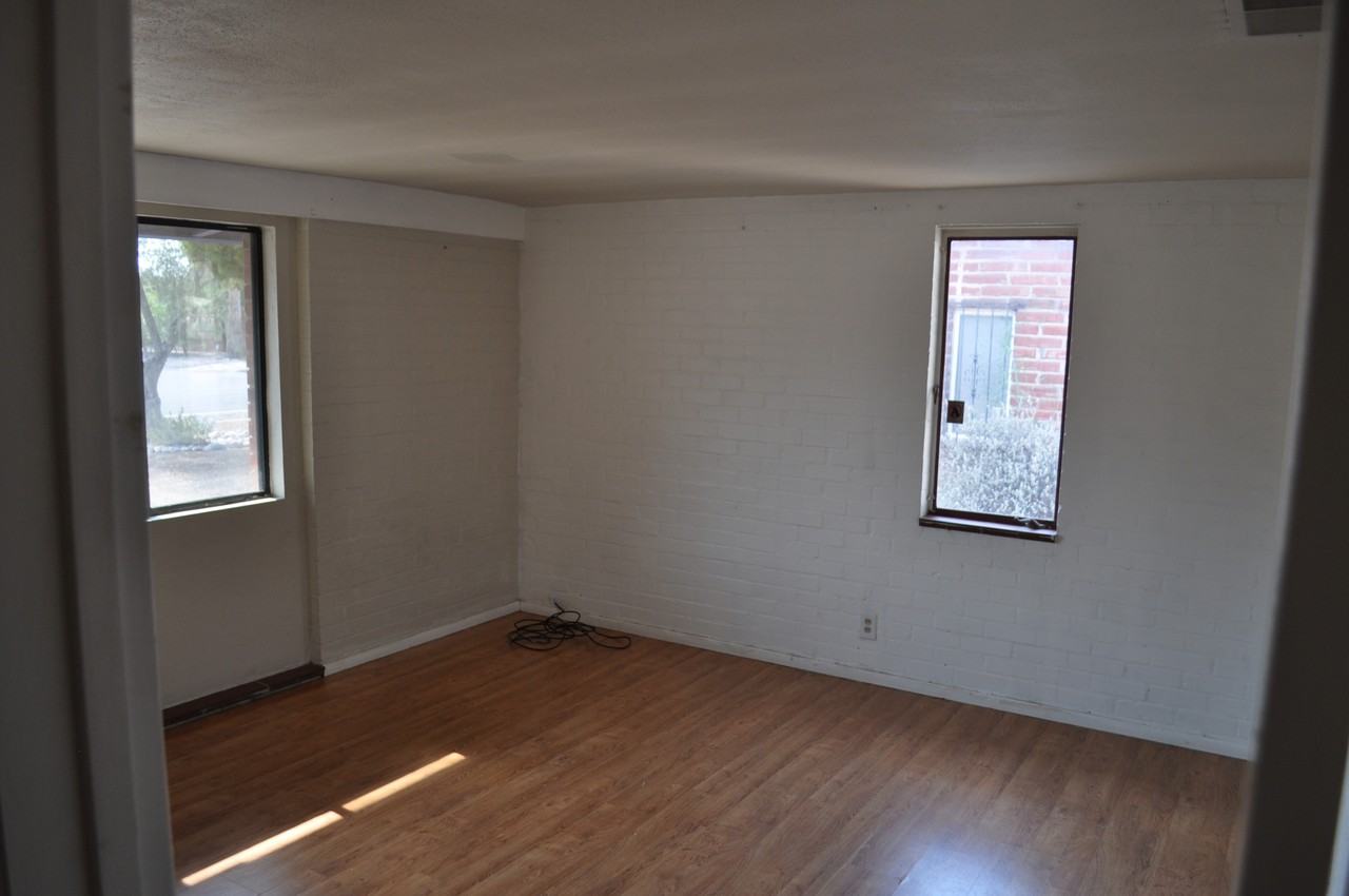 2648 N Plumer Ave - Photo 3 of 6