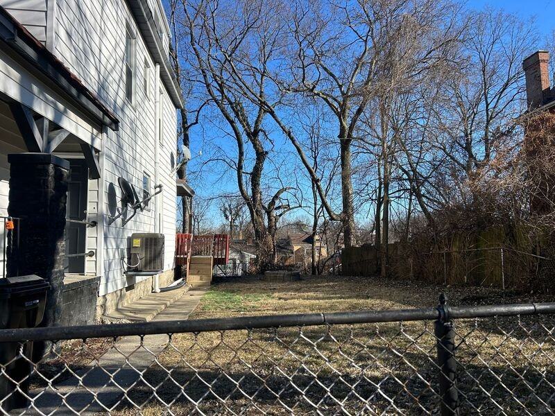 1324 Beech Ave - Photo 2 of 23