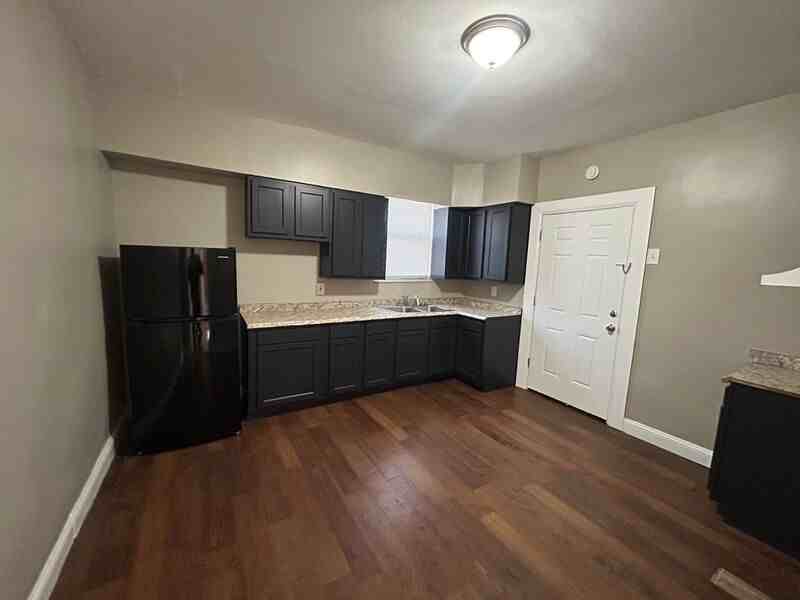 1324 Beech Ave - Photo 5 of 23