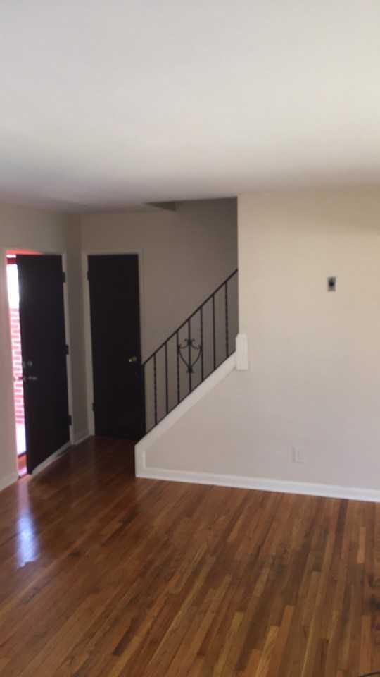 5585 Green Acres Ct - Photo 3 of 8