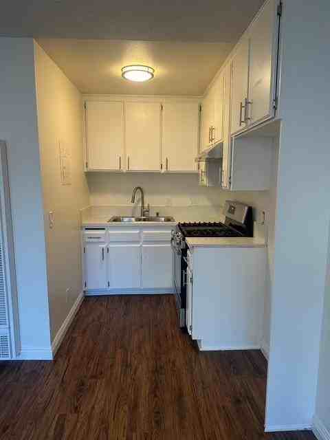 1127 W 252nd St - Photo 2 of 41
