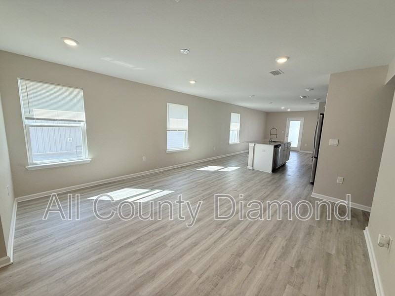 6615 Kettles St - Photo 3 of 32